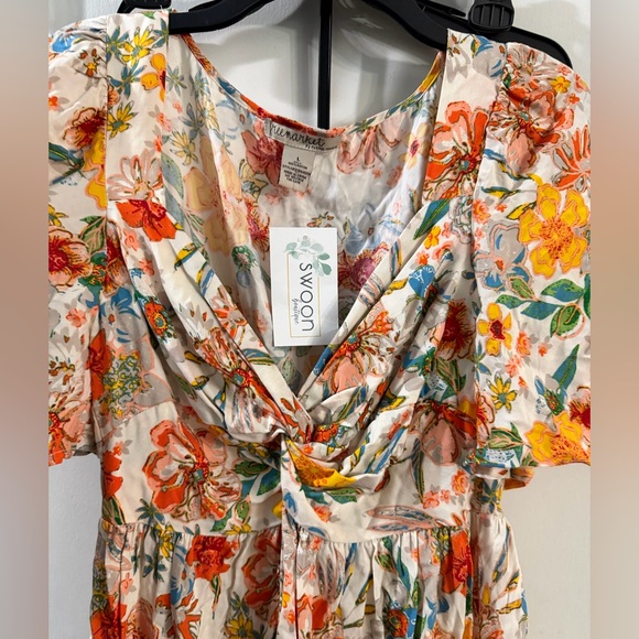 Boutique Large Dress - Picture 2 of 9